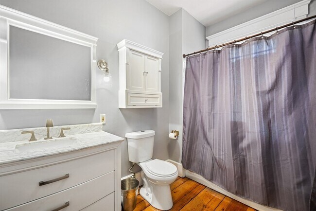 Building Photo - 28 Chestnut St