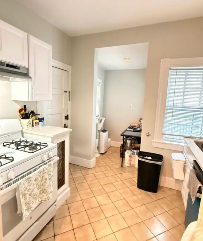 Building Photo - Amazing Value! Brighton 3-bed/1-bath; Great Location on the B and D Lines