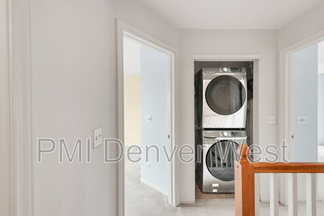 Building Photo - 9369 Longs Peak Dr
