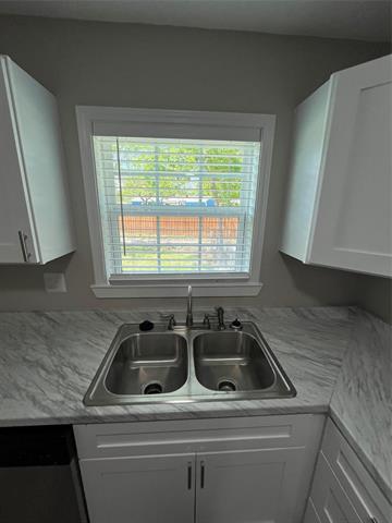 Building Photo - 2017 Tolosa Dr