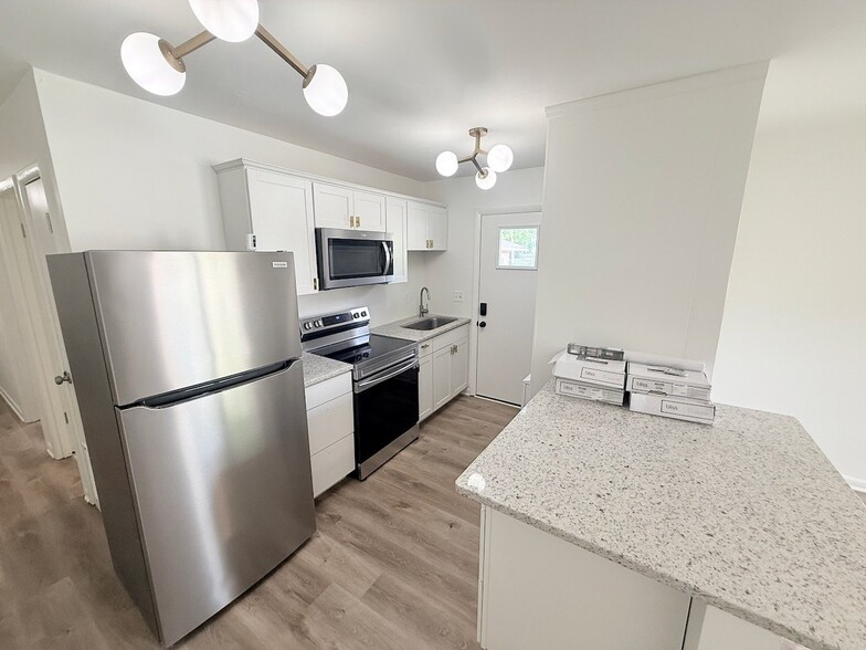 Building Photo - 2605 Carr St