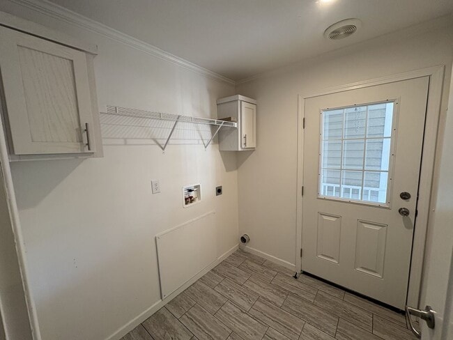 Building Photo - 7501 142nd Ave N