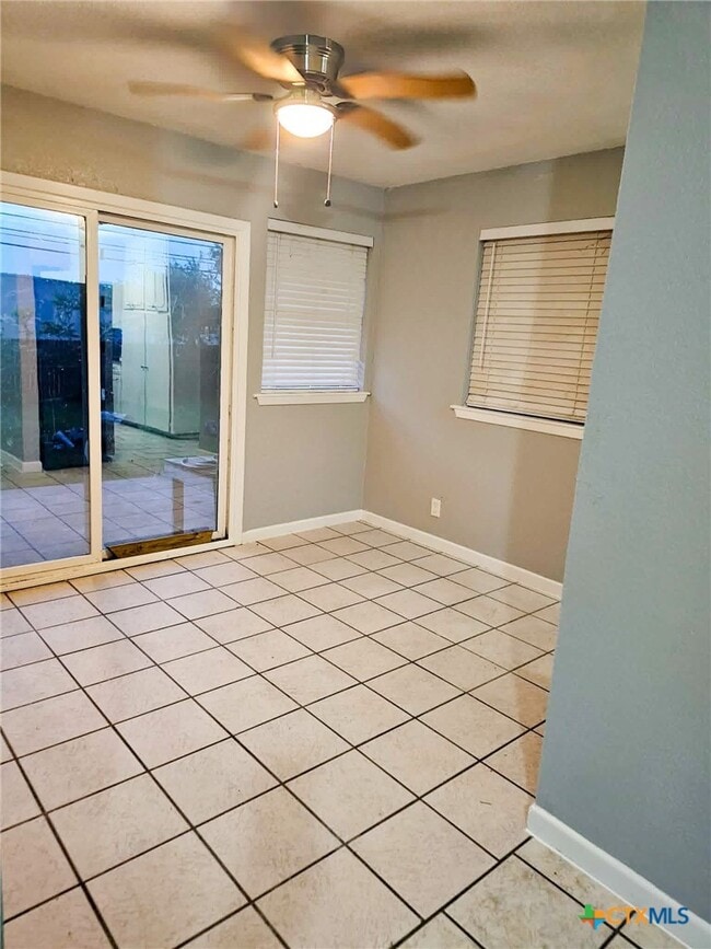 Building Photo - 2506 Bluejay Dr