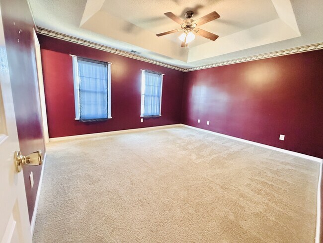 Building Photo - 132 Misty Glen Cir