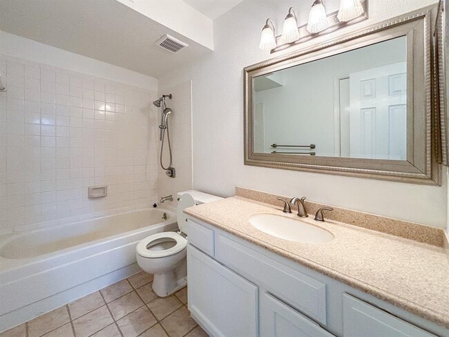 Building Photo - 1860 White Oak Dr