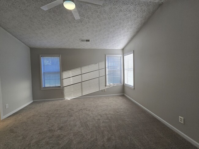 Building Photo - 3585 Plum Creek Trail NW