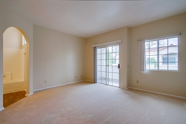 Building Photo - Spacious Townhome in San Marcos, 2-Car Gar...