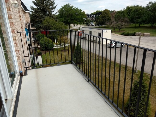 Building Photo - 5201 Carriage Way Dr