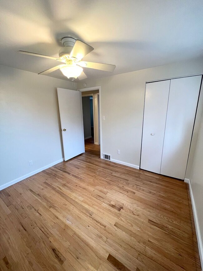 Building Photo - Beautiful 3 Bedroom 1 Bathroom in Penn Hil...