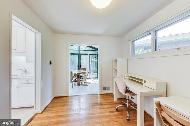 Building Photo - 6515 E Halbert Rd