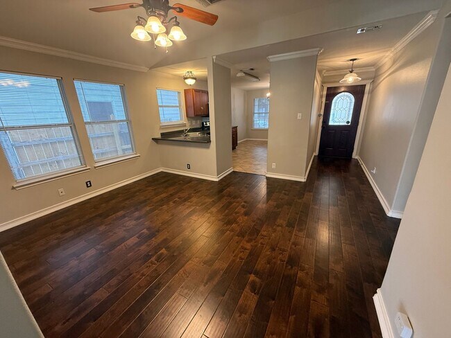 Building Photo - "Beautiful 4-Bed, 2-Bath Home in Emerald Valley – Lease for $1,725 (15 Months)