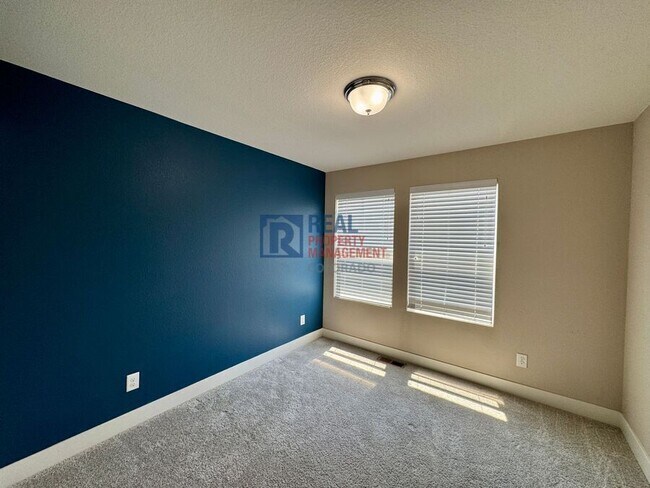 Building Photo - 16015 E Bolling Dr
