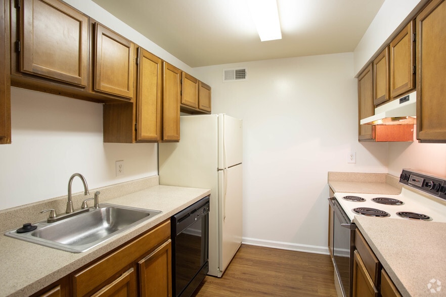 Earle of Warwick Square 43 Saybrooke Ct Newport News VA 23606