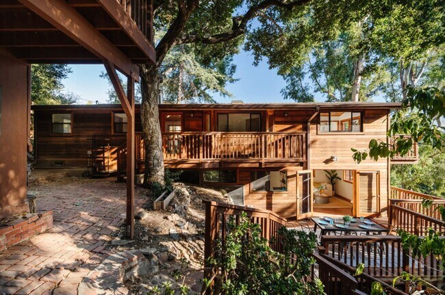 Building Photo - 517 Canon View Trail