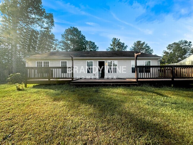 Building Photo - 2033 Lake Paradise Rd