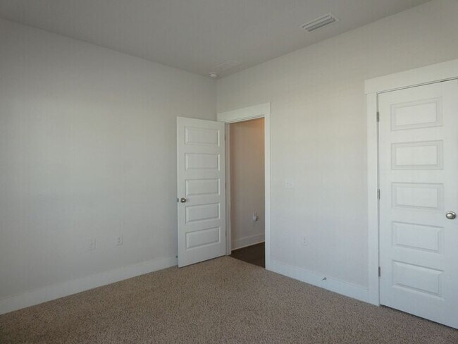 Building Photo - 5768 Conley Ct