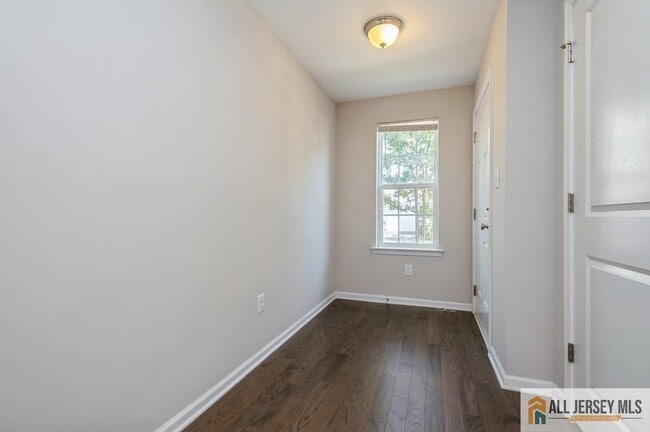 Building Photo - 1601 Hights Farm Rd S