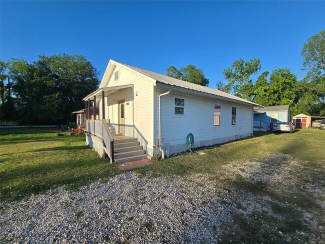 Building Photo - 19736 Dunbar Ave