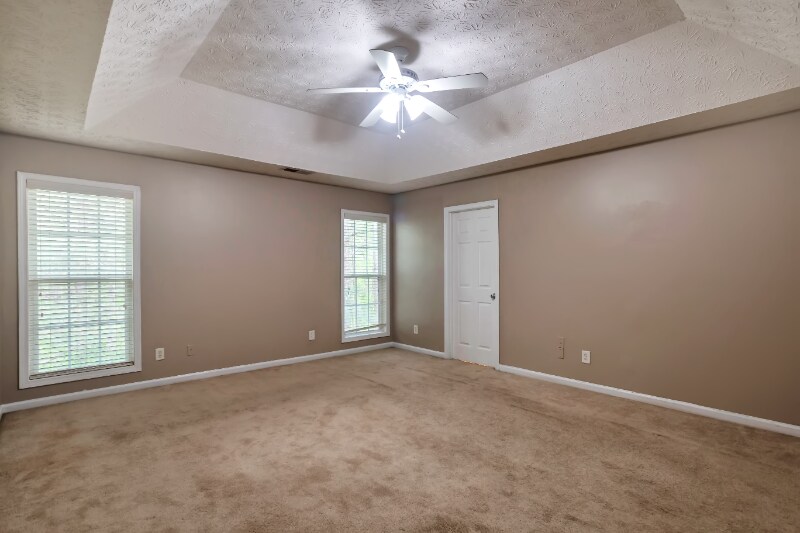 Building Photo - 3999 Riverside Pkwy