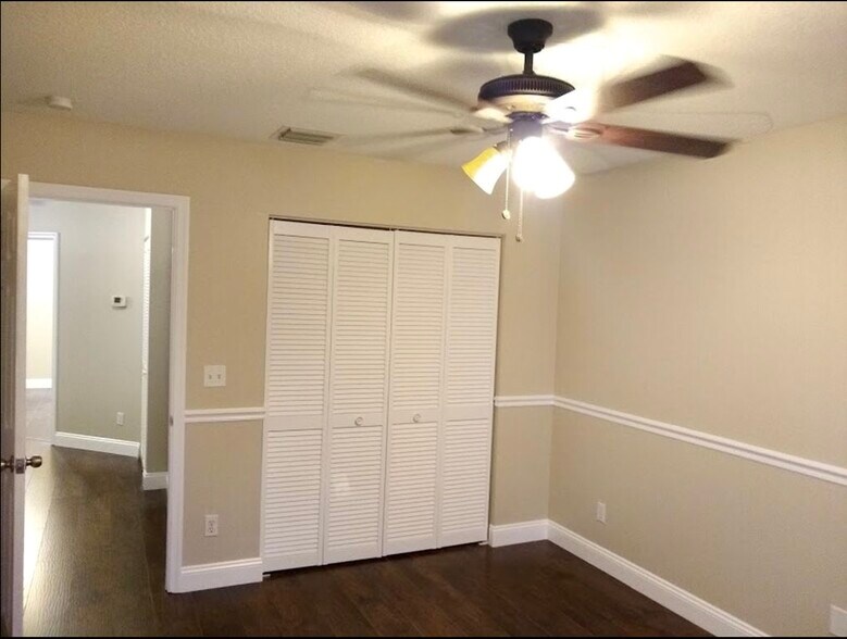 Building Photo - 12836 Woodmill Dr