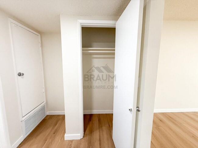 Building Photo - 6041 Whitsett Ave