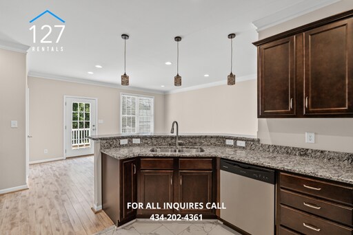 Building Photo - Luxury Townhome for Rent in Timberlake – 4...