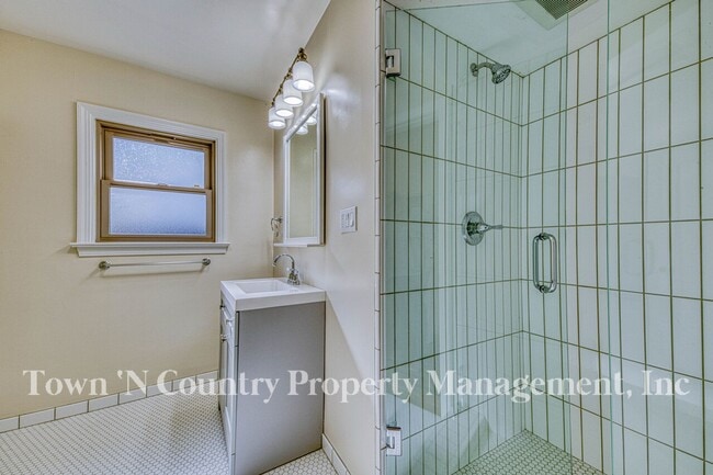 Building Photo - Charming 2BR/1BA Home in South Salinas!