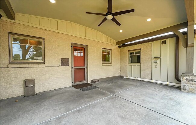 Building Photo - 3BD, 3BA Home Near Central Park with Bonus Casita