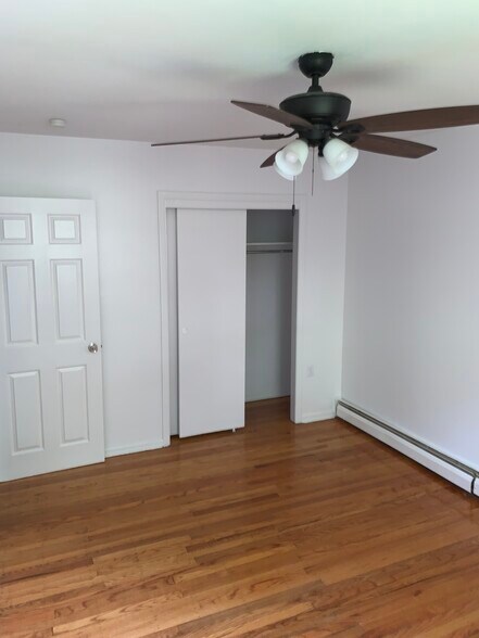 Building Photo - 366 Ripka St