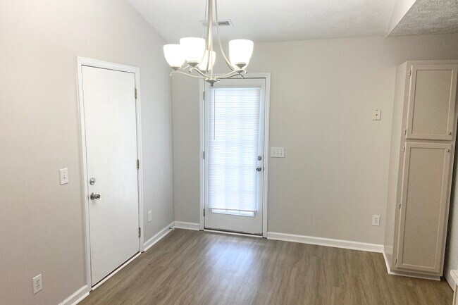 Building Photo - 2721 Ashby Dr