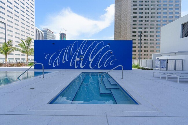 Building Photo - 325 S Biscayne Blvd