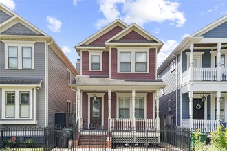 Building Photo - 632 W 17th St