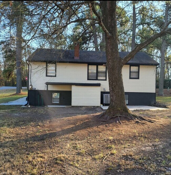 Building Photo - 3 br, 1 bath House - 933 Fort Lee Road .