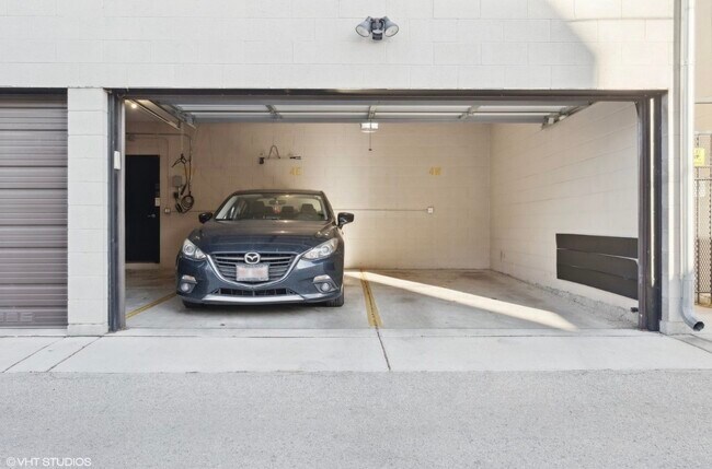 Building Photo - 1209 E 46th St