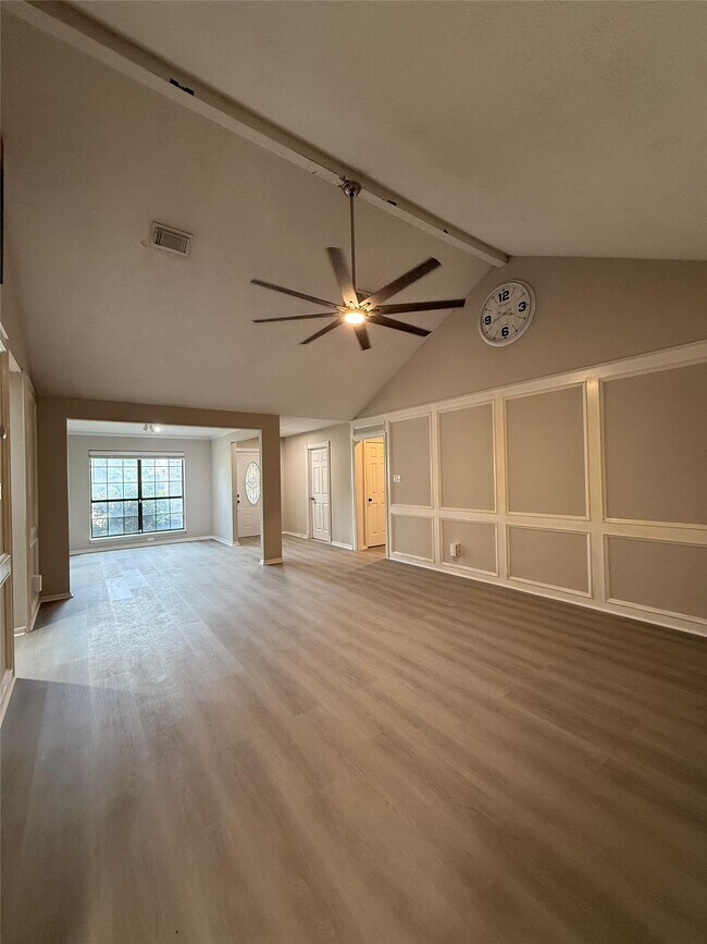Building Photo - 1042 Cascade Creek Dr