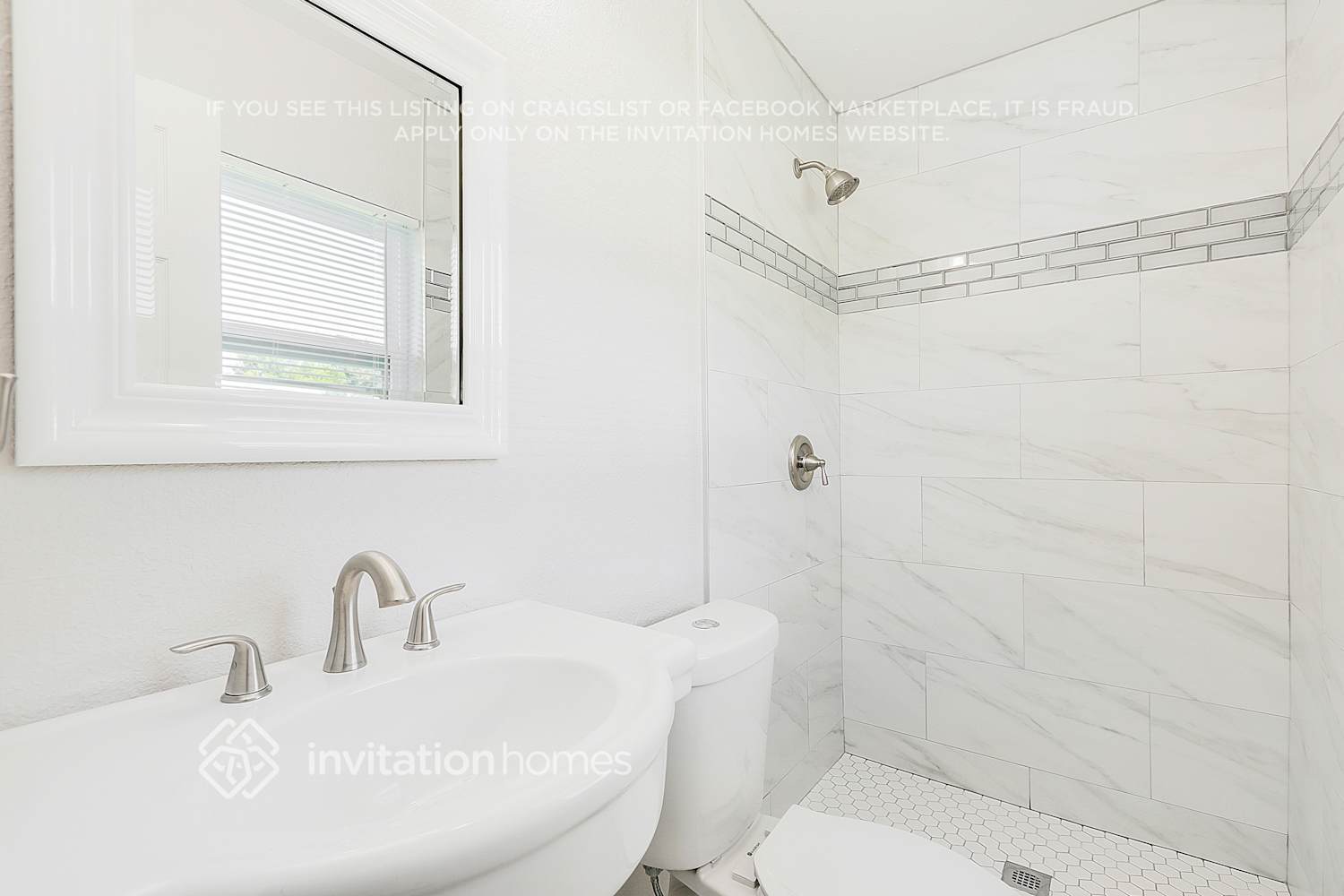 Building Photo - 909 Skyview Dr