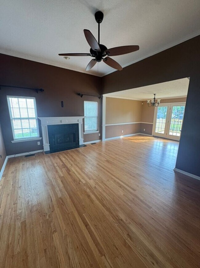 Building Photo - 499 Granite Point