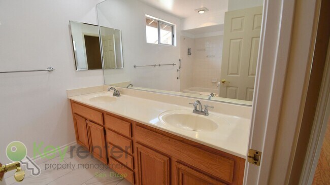 Building Photo - Oceanside |  Single Family Home |2–3 miles away from Hwy 78