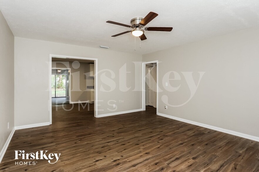 Building Photo - 2853 Oakcove Ln