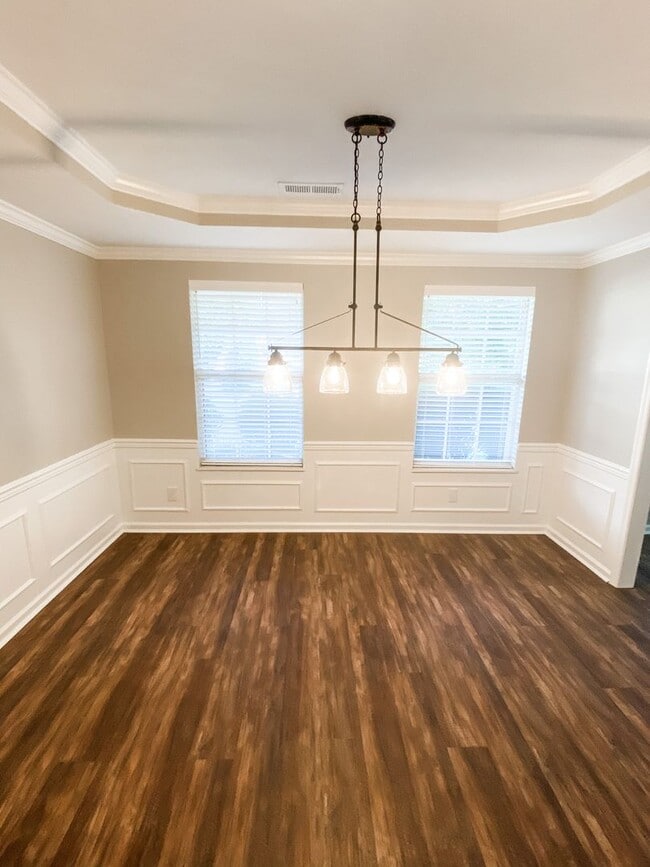 Building Photo - Beautifully updated 4 Bedroom/2.5 Bath Executive Rental in Farragut!