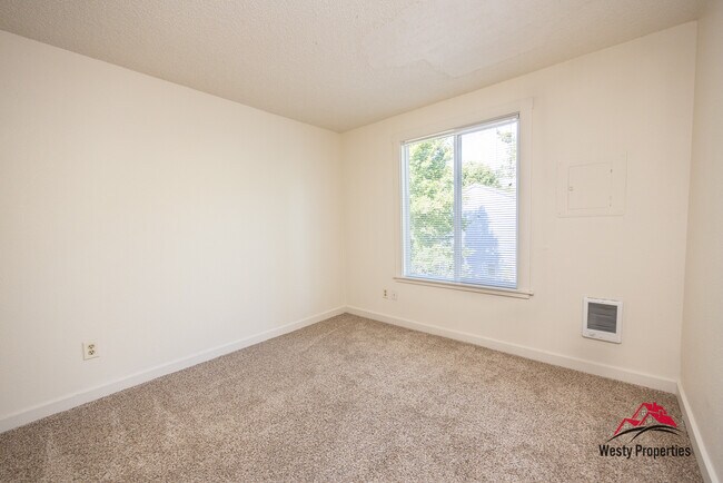 Building Photo - 5147 NE Killingsworth St