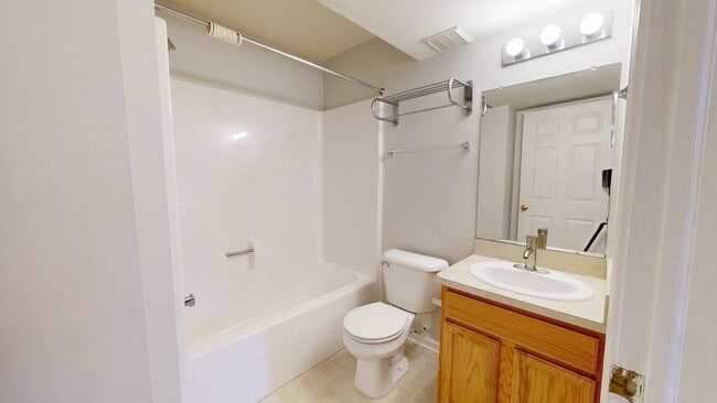 Building Photo - 3073 Promenade Cir