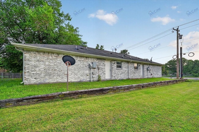 Building Photo - 2312 Gilmer St