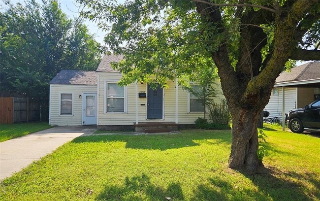 Primary Photo - 4908 N College Ave