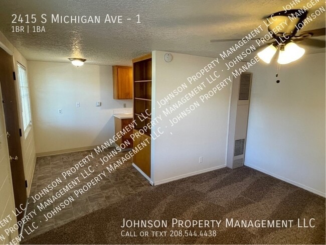 Building Photo - 2415 S Michigan Ave