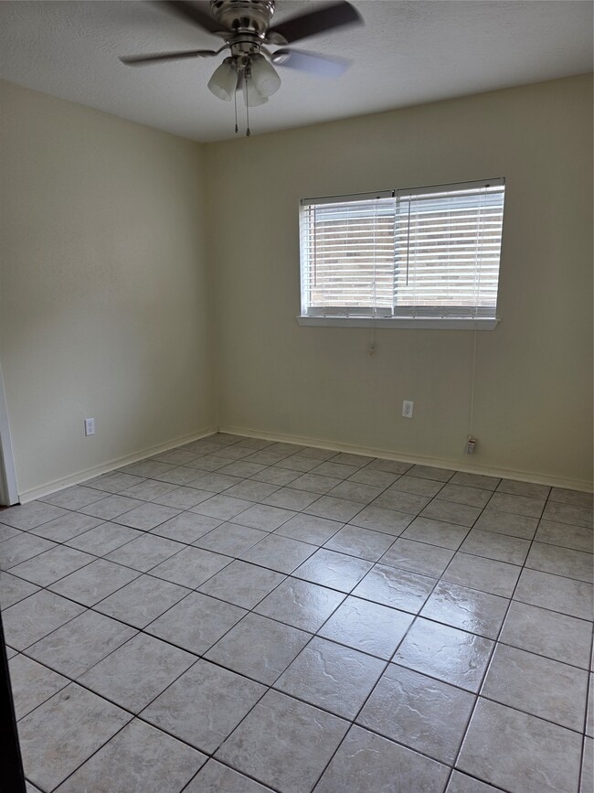 Building Photo - 19410 Westhaven Dr