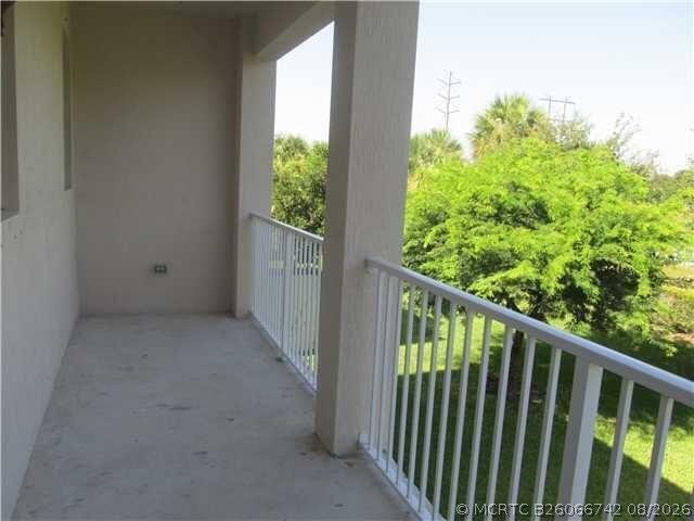 Building Photo - 10682 Old Hammock Wy