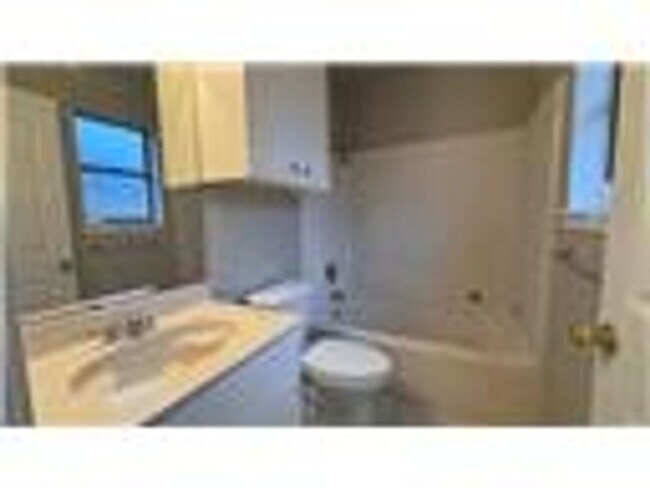 Building Photo - 3bd/2bth House