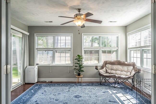 Building Photo - 191 Trenton Pl