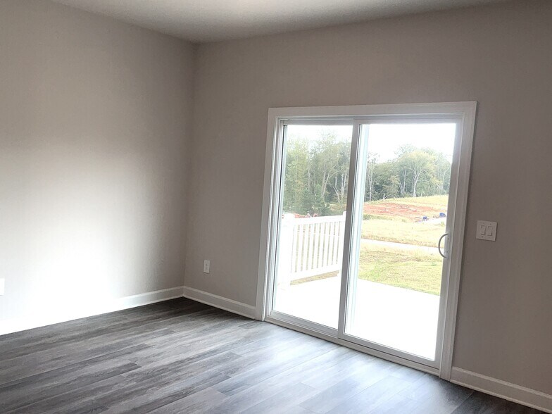 Building Photo - 1088 Appalachian Dr